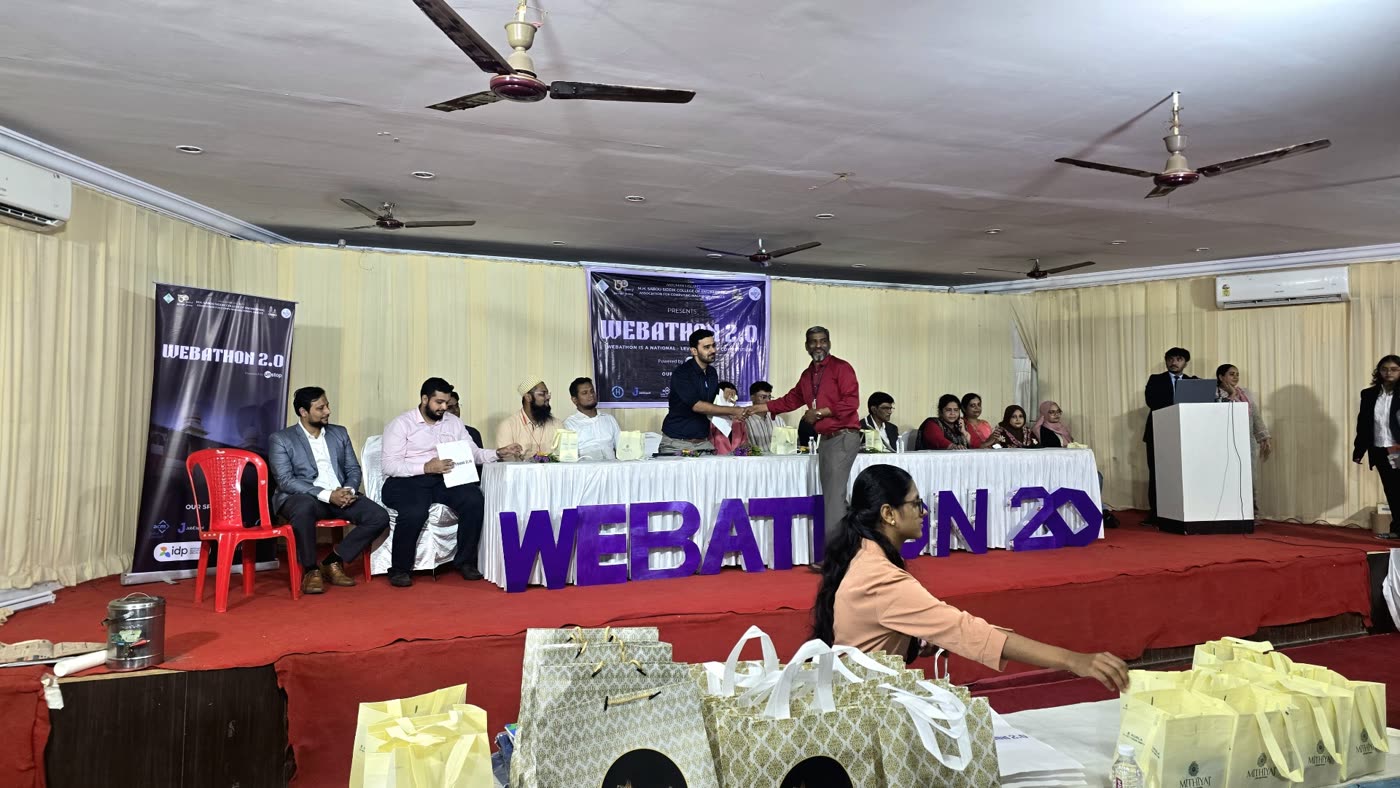 Ali on stage as Guest of Honour at Webathon 2.0