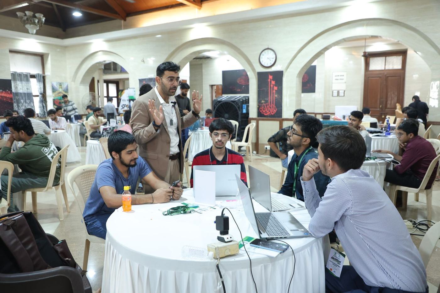 Teams building at round tables